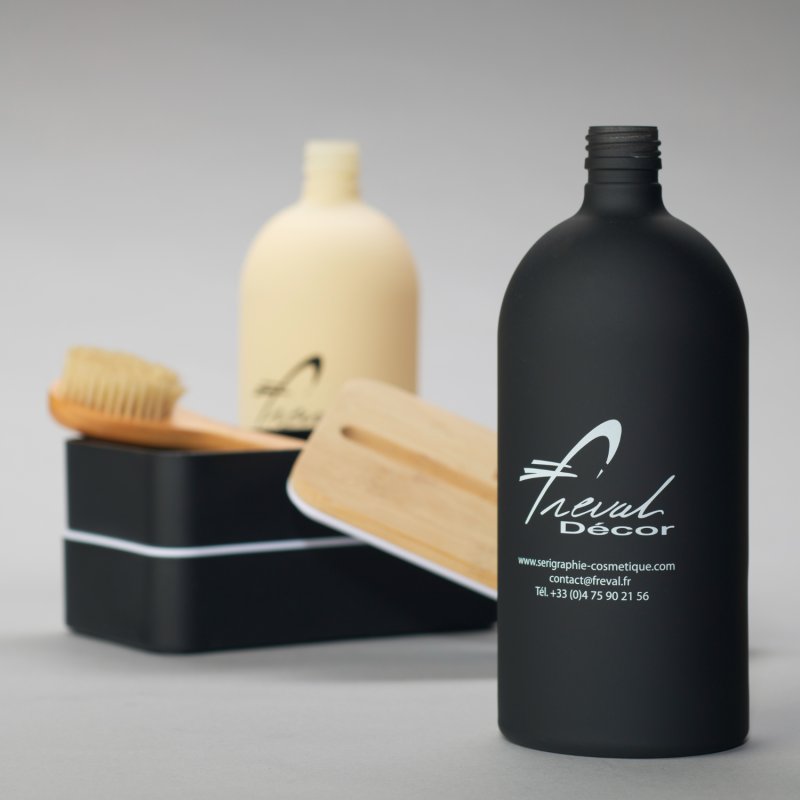 Lacquering and screen printing for PET& RPET bottles